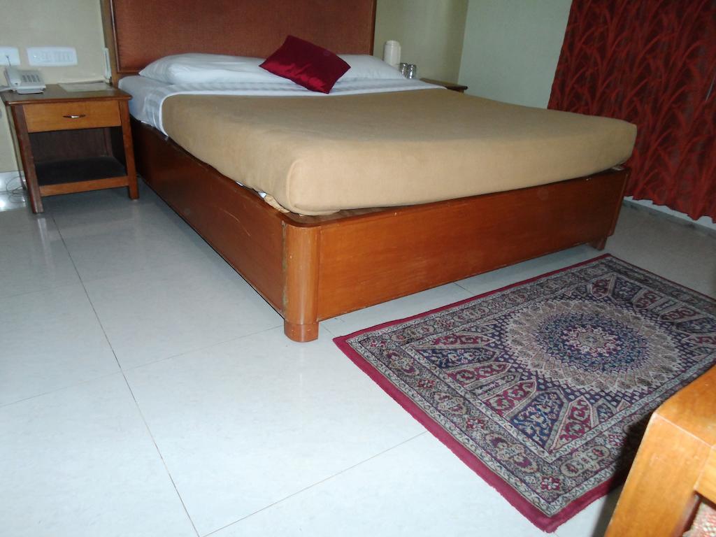 The Chakrie Residency Hotel Tirupati Zimmer foto